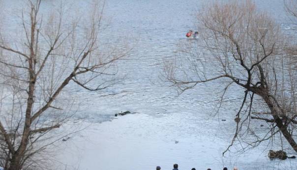Migranti pokušali preći nabujalu Drinu kod Zvornika, samo jedan je uspio