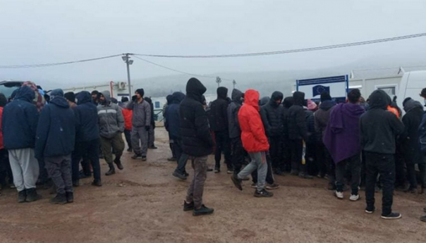 Migranti u kampu Lipa i dalje na otvorenom