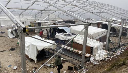 Migranti u kampu Lipa treći dan odbijaju hranu