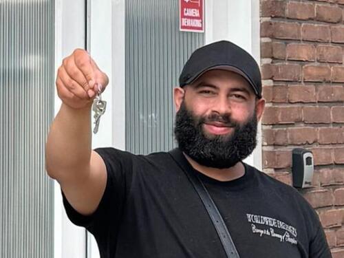 Migrantu u Holandiji koji je vratio novčanik pun novca građani kupili stan