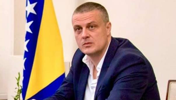 Mijatović: Dodik uz pomoć SDS-a, PDP-a i HDZ-a napravio ustavnu krizu