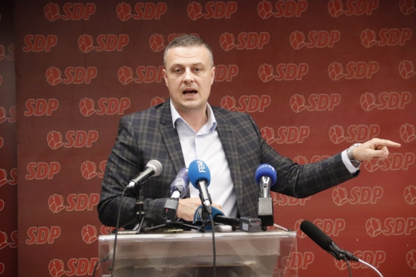 Mijatović: Dok SDP gine za državu, u Dubaiju ekskurzija na račun građana