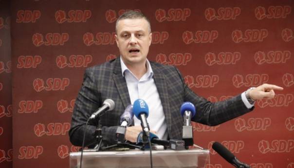 Mijatović: Dok SDP gine za državu, u Dubaiju ekskurzija na račun građana