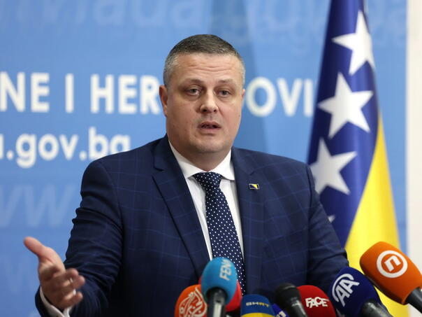 Mijatović: Od 1. januara nijedan poslodavac u FBiH neće moći isplatiti manje od 1.200 KM