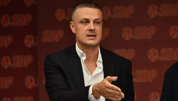 Mijatović pisao Porfiriju zbog crkve u dvorištu Fate Orlović