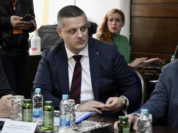 Mijatović: Schmidt je Dodiku gazda