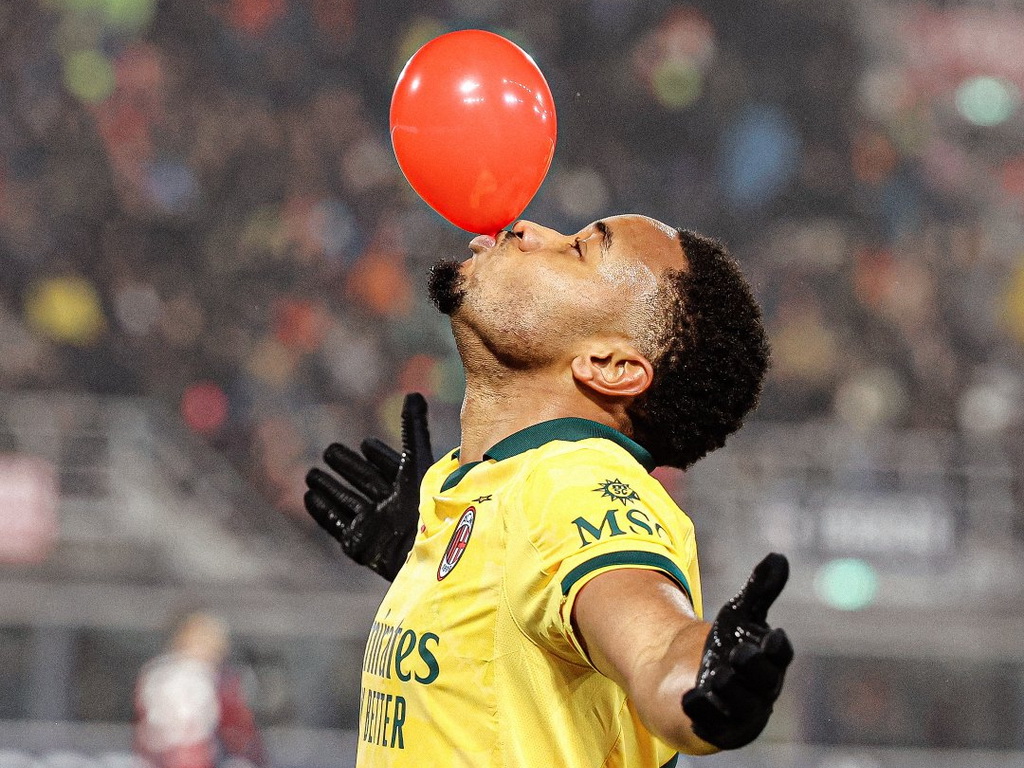 Milan deklasirao Bolognu i nastavio lov za Interom