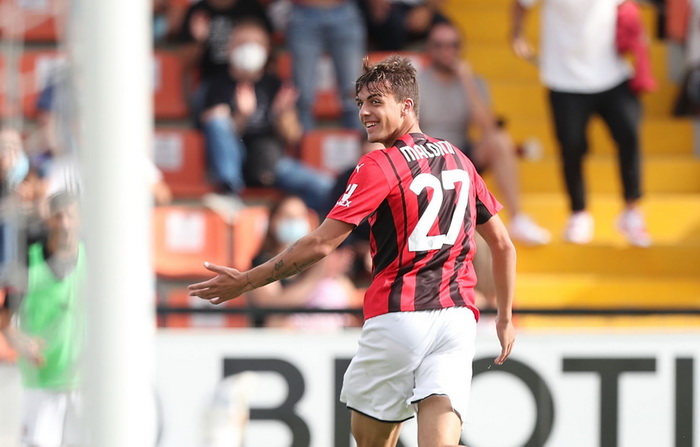Milan savladao Speziju, Maldini ispisao historiju