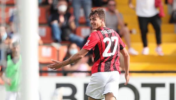 Milan savladao Speziju, Maldini ispisao historiju