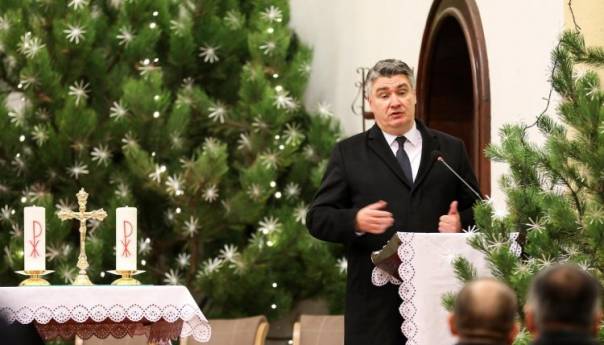 Milanović na Kosovu: Drugi put govorim u crkvi, prvi put je bilo u Fojnici