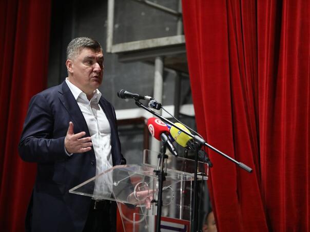 Milanović o Vučićevom govoru iz Gline: Koliko je Srba zavijeno u crno zbog njegovih riječi?