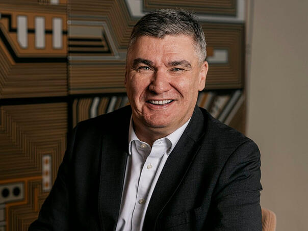 Milanović se odmah oglasio na Facebooku, napisao samo dvije riječi