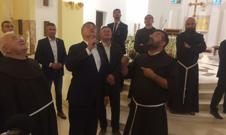 Milanović u Tomislavgradu obišao Franjevački samostan i razgovarao s načelnikom