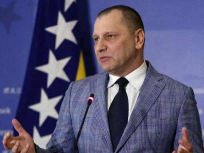 Miletić: Ako odbije da ode s funkcije, Dodika će institucije morati prisilno udaljiti