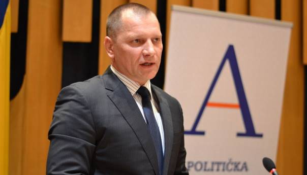 Miletić HDZ-u: Negiranje genocida nije EU princip, Inzko da nametne zakon