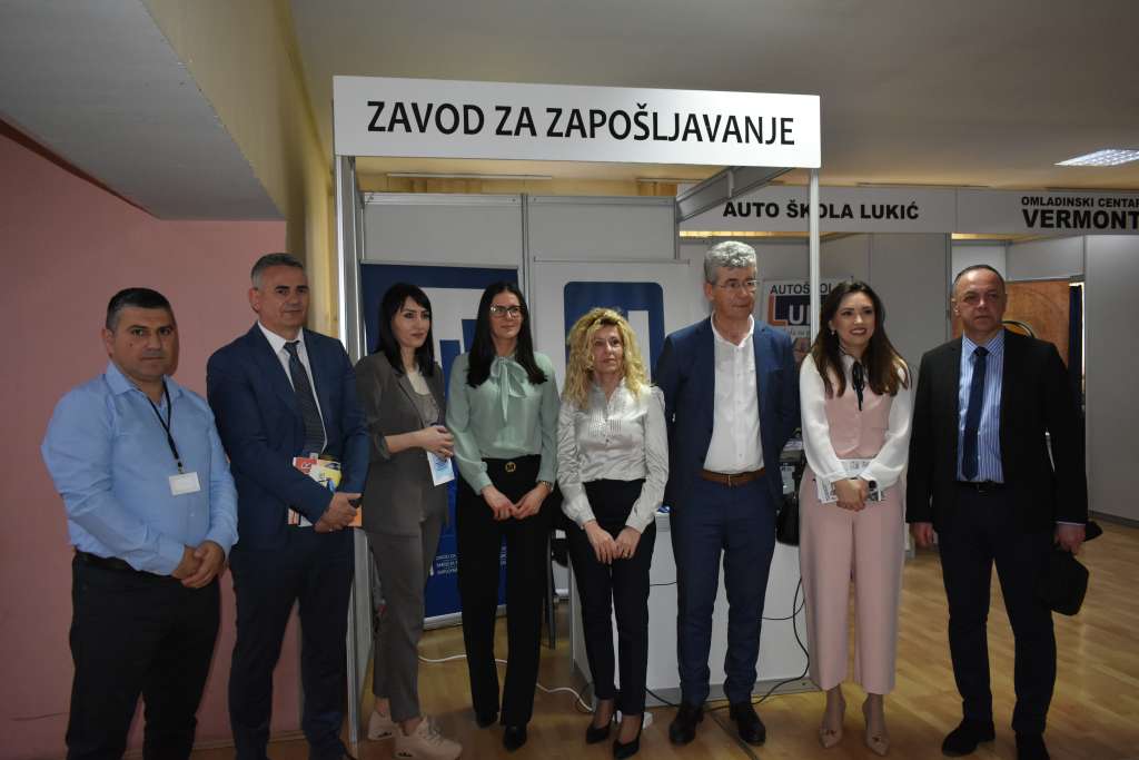 Milić i Nišić na sajmu zapošljavanja, obišli štandove i razgovorali sa izlagačima