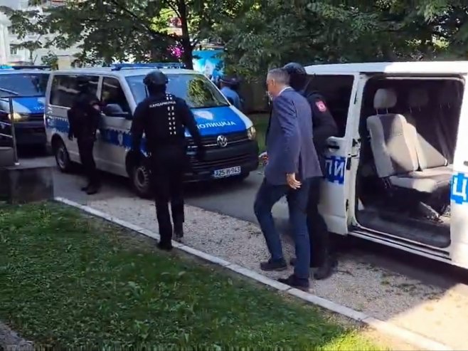Miličević doveden u Tužilaštvo, SDS priprema veliki protest