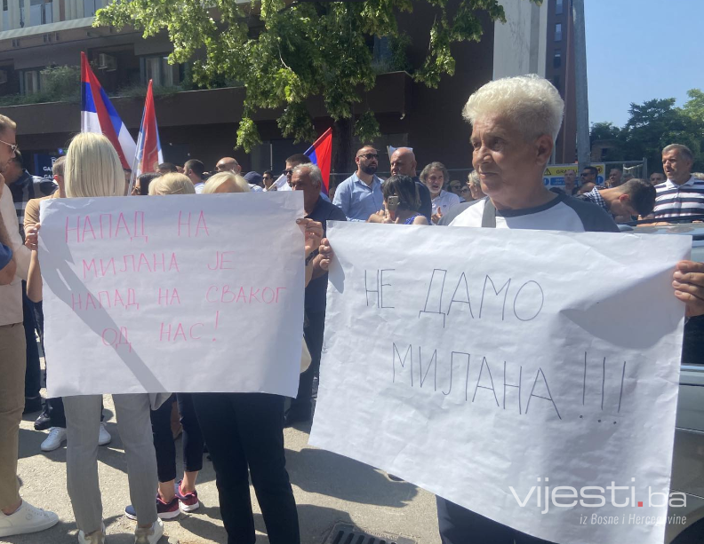 Miličeviću predložen pritvor, pristalice SDS-a pred Okružnim sudom