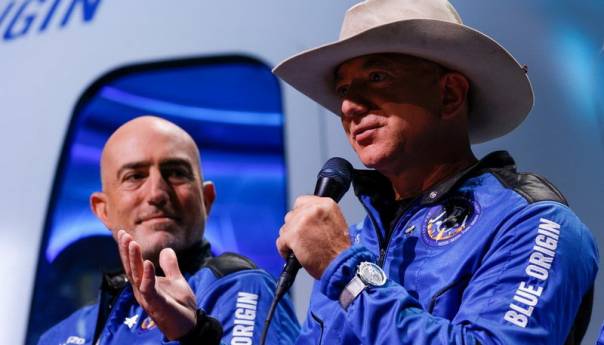 Milijarder Jeff Bezos stopira let na Mjesec