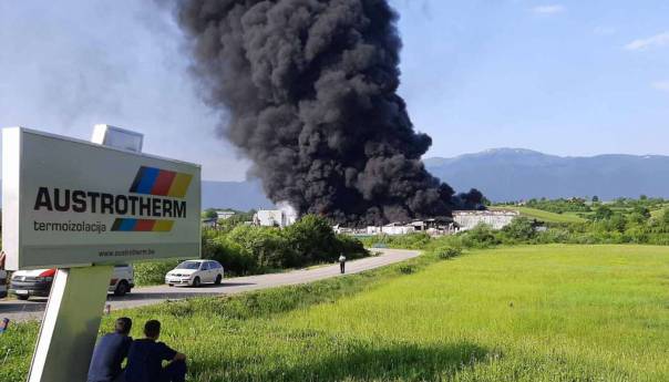Milionska šteta nakon požara u bihaćkom Austrothermu