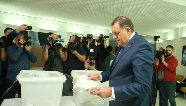 Milorad Dodik glasao u Laktašima