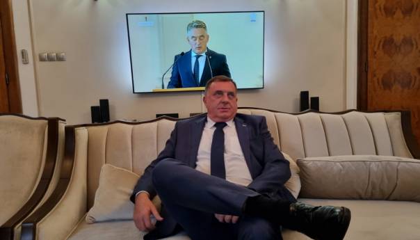 Milorad Dodik se oglasio o napuštanju sjednice