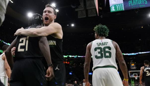 Milwaukee napravio break u Bostonu, Memphis deklasirao Golden State