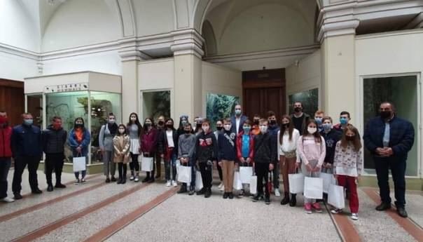Ministar Alikadić sa učenicima iz Kotor Varoši posjetio Zemaljski muzej BiH
