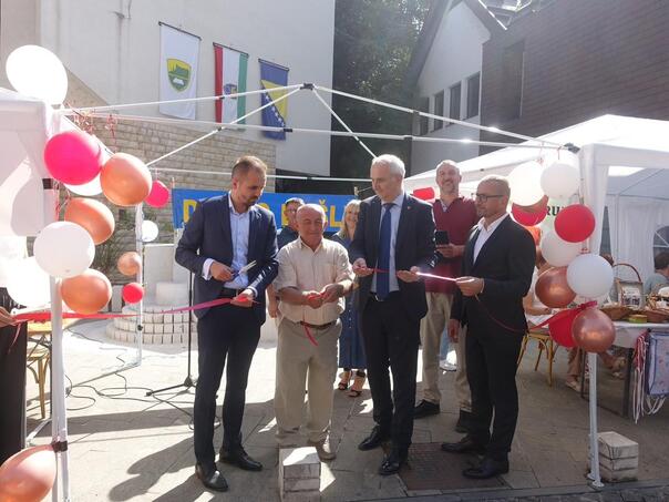 Ministar Čajić i načelnik Huskić otvorili 16. sajam meda, pekmeza, voćnih delicija, eko bilja i etno stvaralaštva