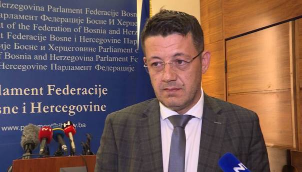 Ministar Čampara protiv uvođenja 24-satnog karantina