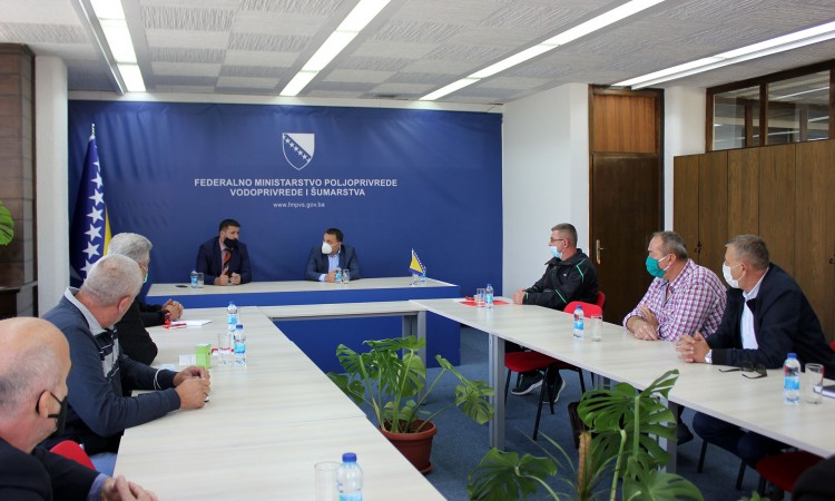 Ministar Dedić potpisao ugovore za sufinansiranje projekata u poljoprivredi