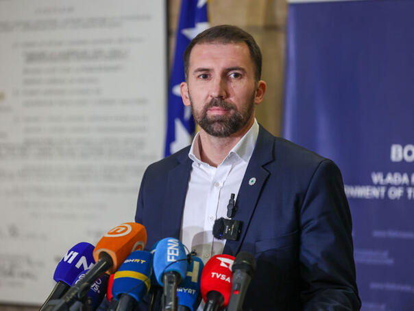 Ministar Delić zbog otimanja zastave BiH podnio krivičnu prijavu protiv policajaca RS