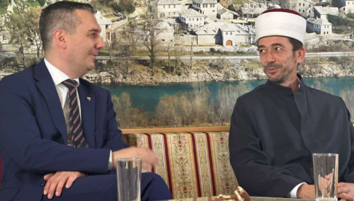 Ministar Dizdar posjetio povratničko naselje Šurmanci
