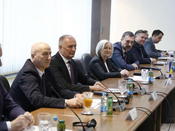 Helez: Ne smijemo dovoditi u pitanje rezultate 30 godina mira u BiH