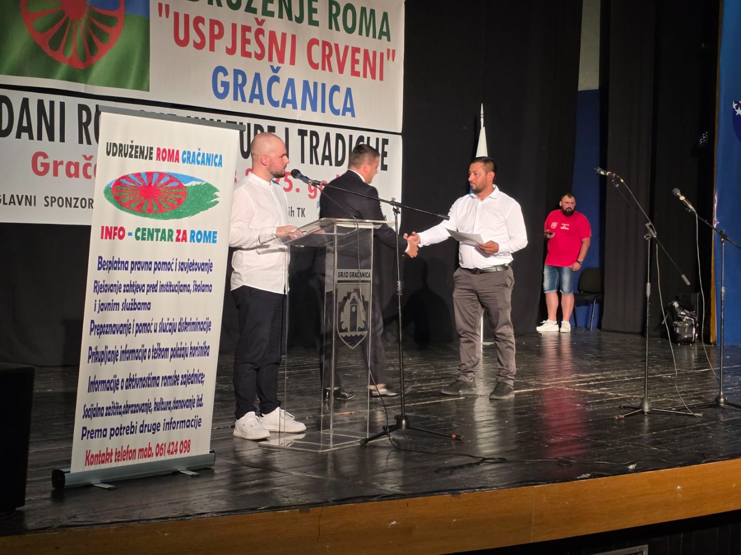 Ministar Hurtić na manifestaciji "Dani romske kulture i tradicije" u Gračanici