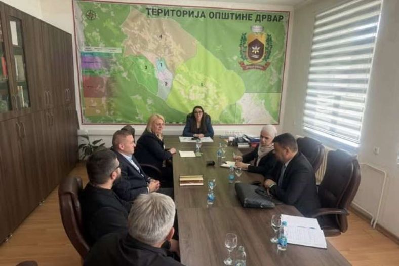 Ministar Hurtić posjetio povratničko selo Trubar kod Drvara nakon razbojnišva