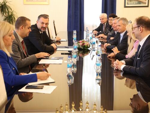 Ministar Konaković sa delegacijom Steiermärkische Bank i Sparkassen AG (Austrija) i Sparkasse Bank d.d. (BiH)