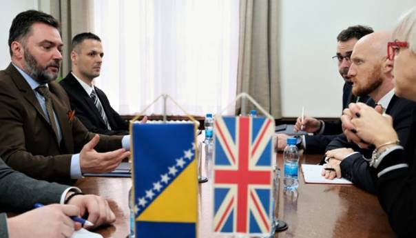 Ministar Košarac primio britanskog ambasadora Fielda