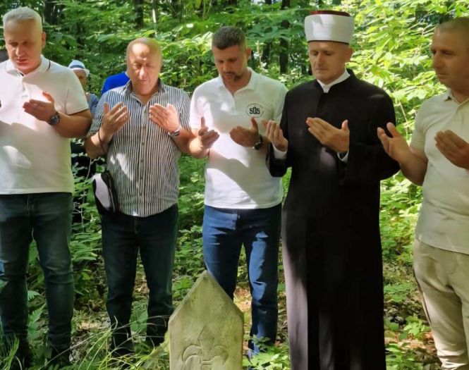Ministar Lokmić posjetio mezar i mjesto pogibije Izeta Nanića