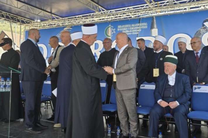 Ministar Lokmić prisustvovao otvorenju obnovljene džamije u Ravnom