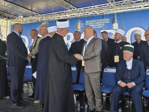 Ministar Lokmić prisustvovao otvorenju obnovljene džamije u Ravnom