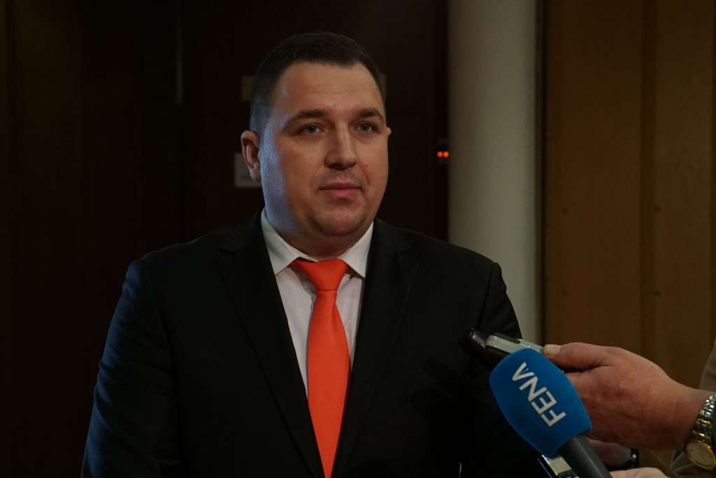 Ministar Lučić najoštrije osudio skrnavljenje crkve kod Bihaća