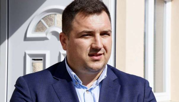 Ministar Lučić pušten na slobodu, određen kućni pritvor