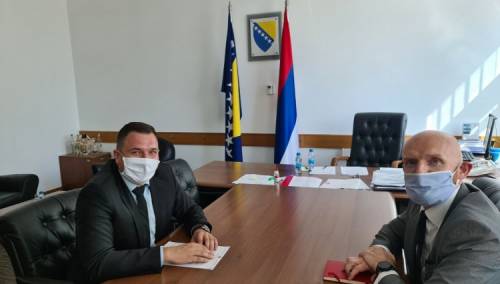 Ministar Lučić razgovarao s ambasadorom Velike Britanije