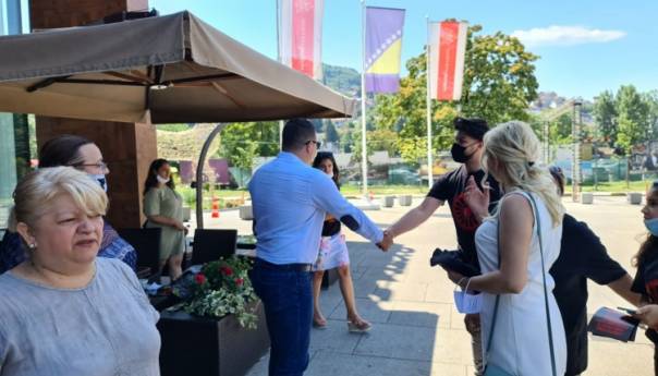 Ministar Lučić razgovarao s predstavnicima 'Ženske romske mreže Uspjeh'