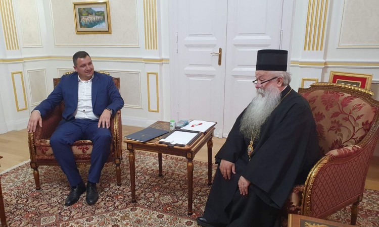 Ministar Lučić u posjeti mitropolitu dabrobosanskom Hrizostomu