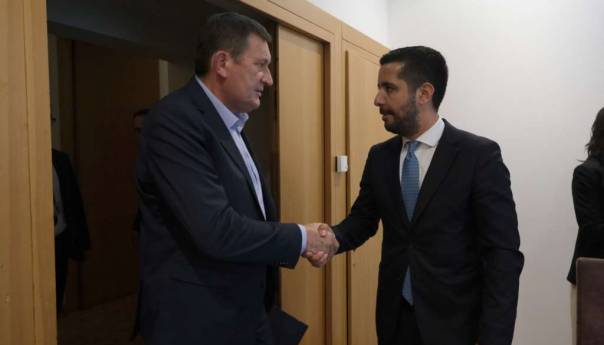 Ministar Mitrović razgovarao sa srbijanskim ministrom saobraćaja Momirovićem
