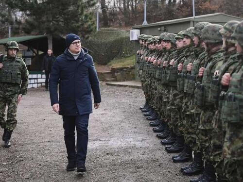Ministar obrane Srbije na obilježavanju neustavnog Dana RS