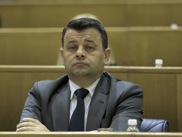 Ministar Sevlid Hurtić objavio da mu je otkriven karcinom: "Nastavljam dalje svoju borbu"