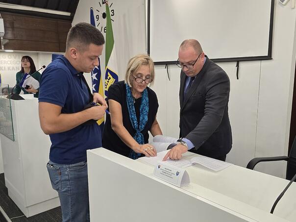Ministar Sirovica potpisao ugovore o dodjeli poticaja za samozapošljavanje u iznosu od milion KM